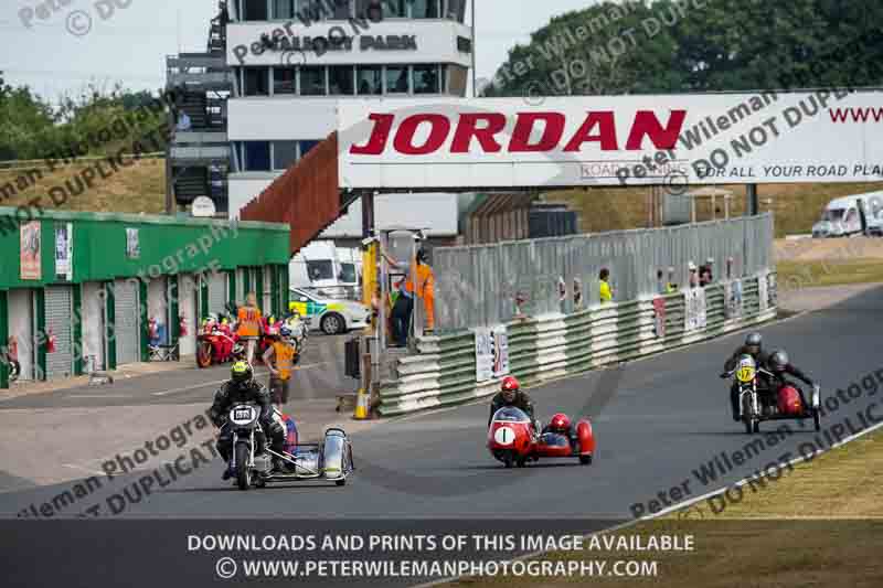 Vintage motorcycle club;eventdigitalimages;mallory park;mallory park trackday photographs;no limits trackdays;peter wileman photography;trackday digital images;trackday photos;vmcc festival 1000 bikes photographs